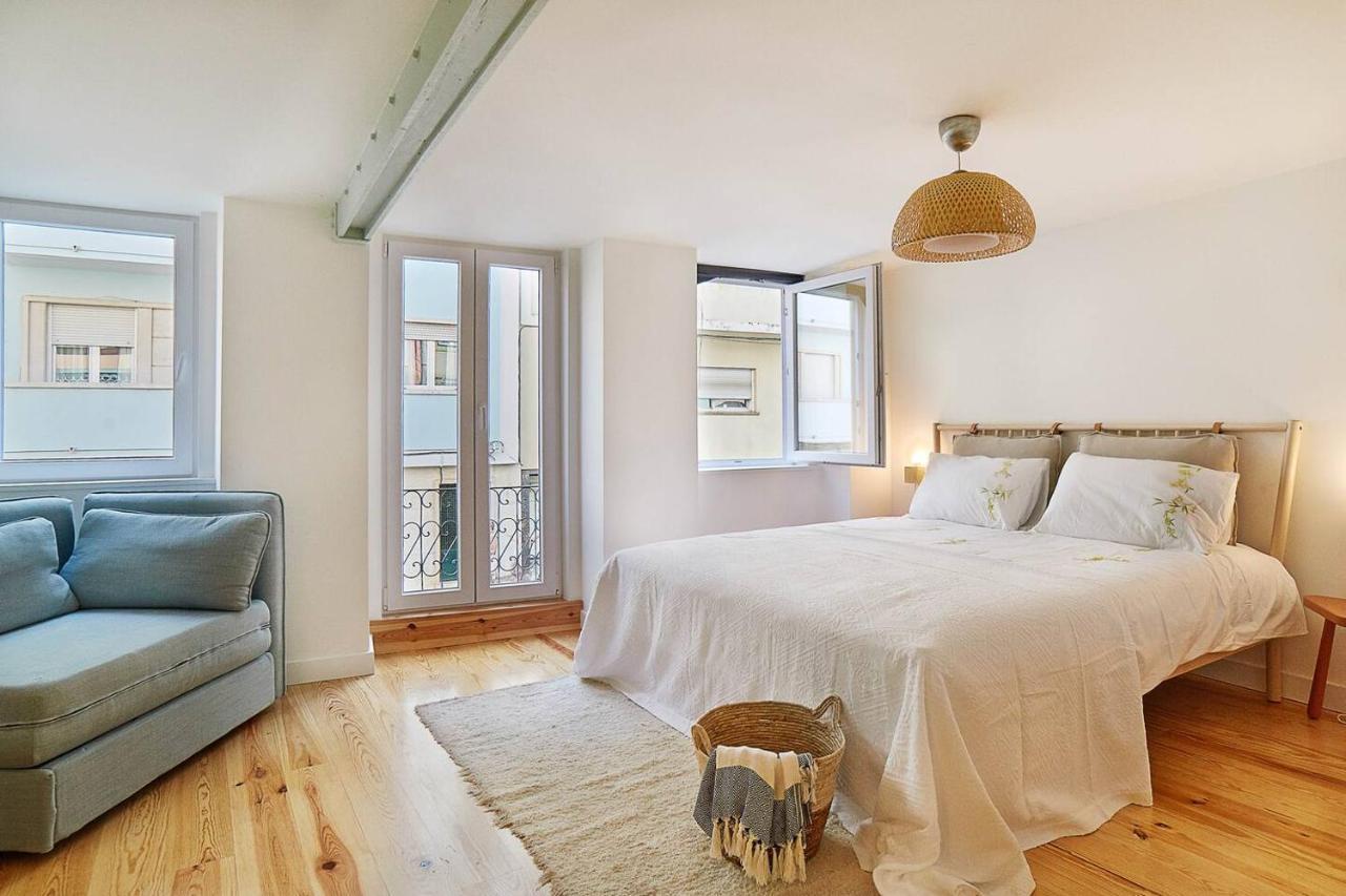Apartment Modern Flat With Double Patio Right Next To Estrela Gardens