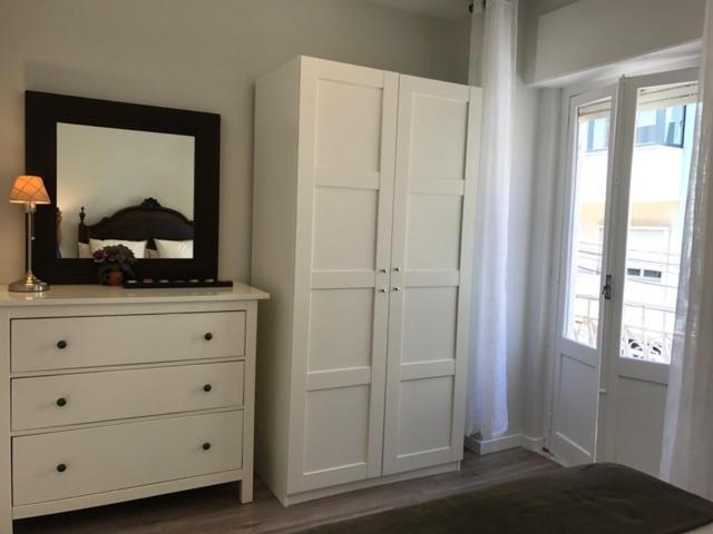 Apartment Cosy 3 Bedrooms At Campolide - 60 1a *