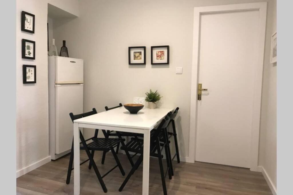 Cosy 3 Bedrooms At Campolide - 60 1a Apartment