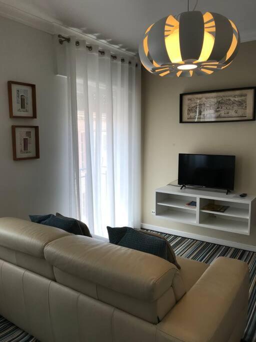 New Cosy & Charming In Campolide - 3a