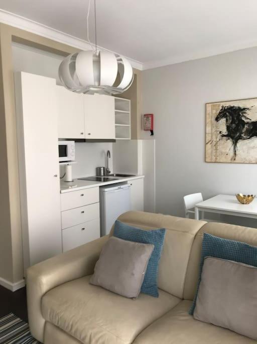 Apartment New Cosy & Charming In Campolide - 3a