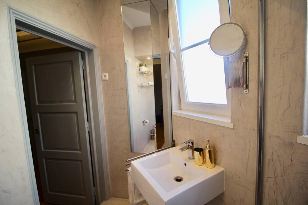 Madalena Views - Stylish & Luxury @ Baixa Apartment
