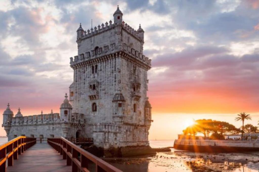 Classic Homes: Bright & In Belem Lisbon