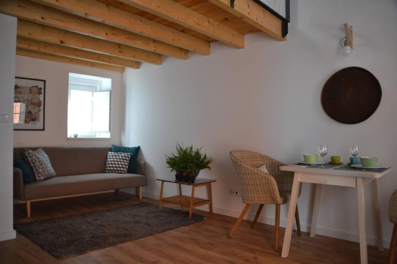 Classic Homes: Bright & In Belem Holiday home *