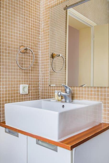 1br @ Downtown Chiado Apartment Lisbon