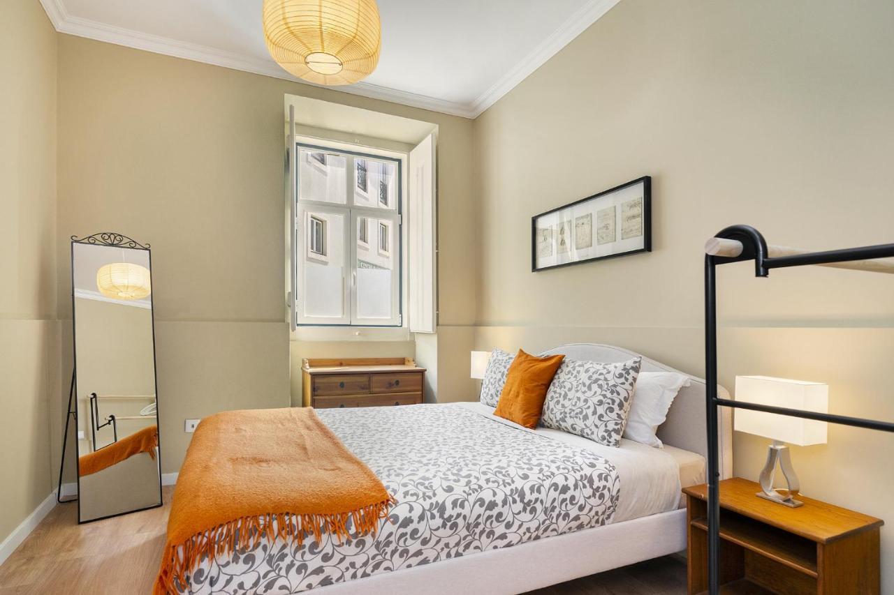 Whome Urban Comfort: 1-br Near Airport & Train Station * Lisboa