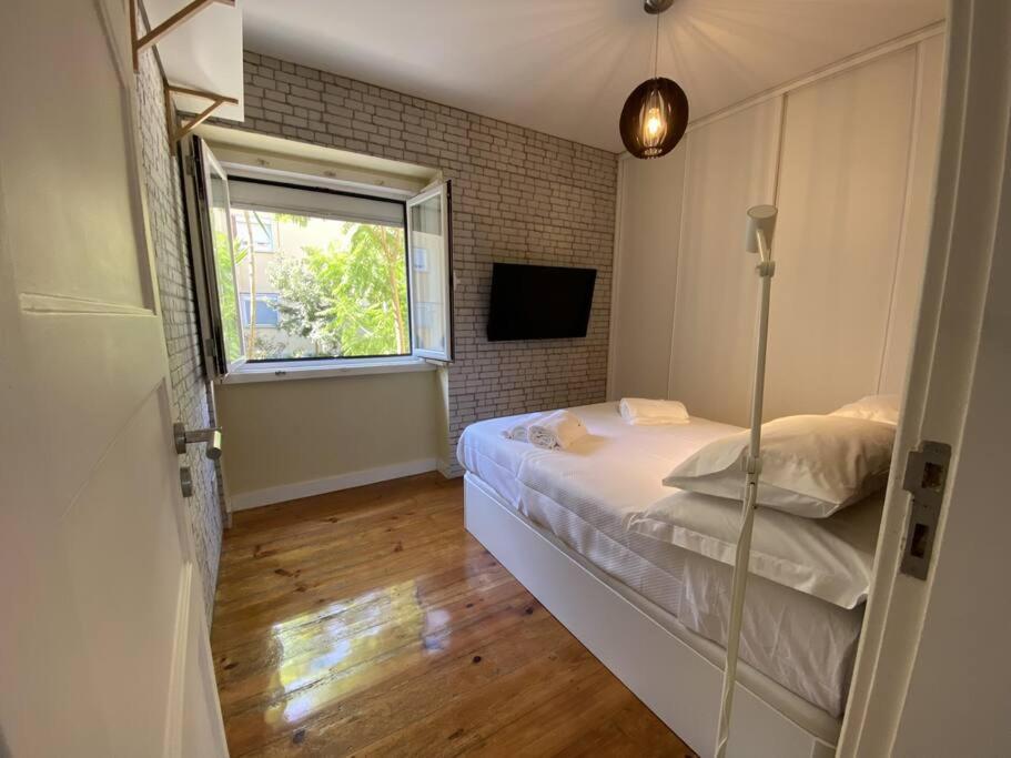 Apartment T2 Alvalade Em 3 Pessoas Lisbon