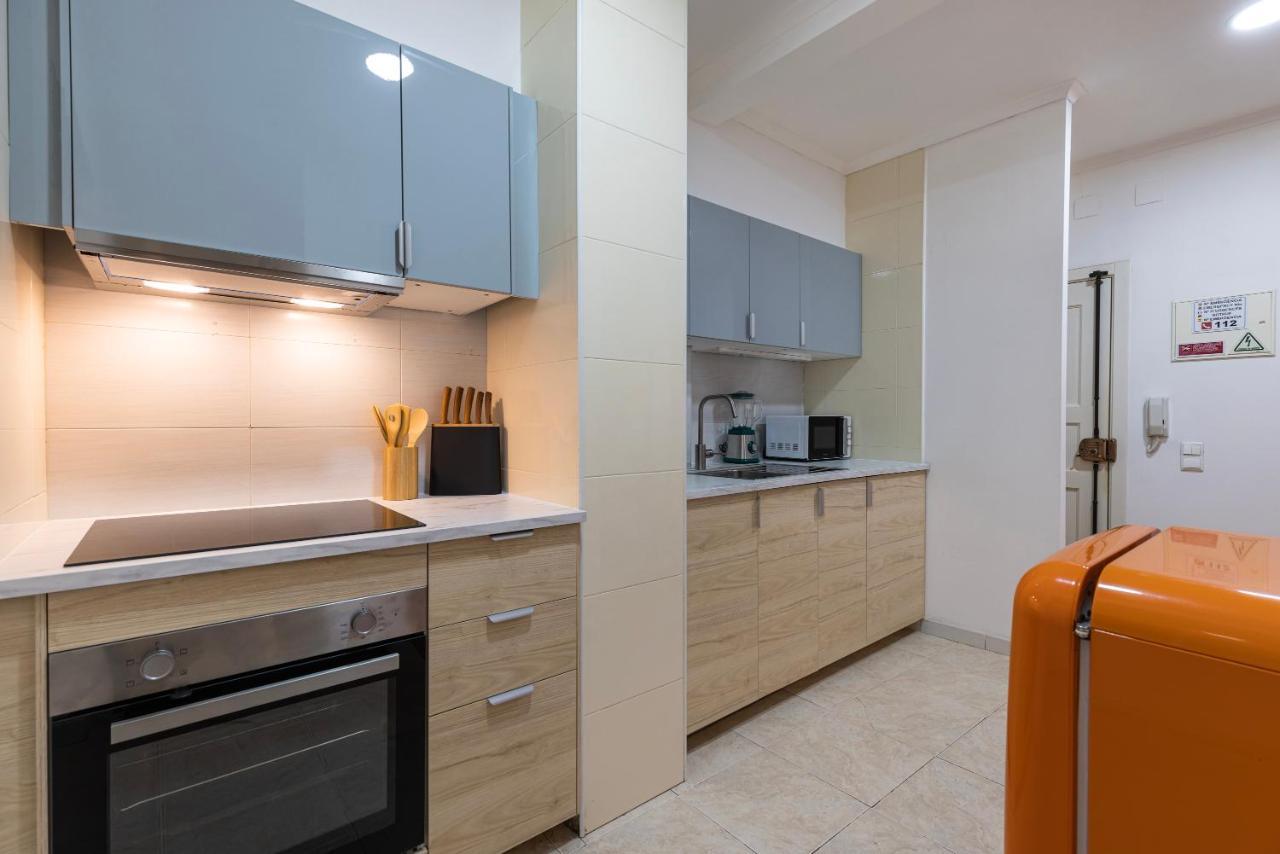 Lovely Patio Getaway In Apartment Lisbon