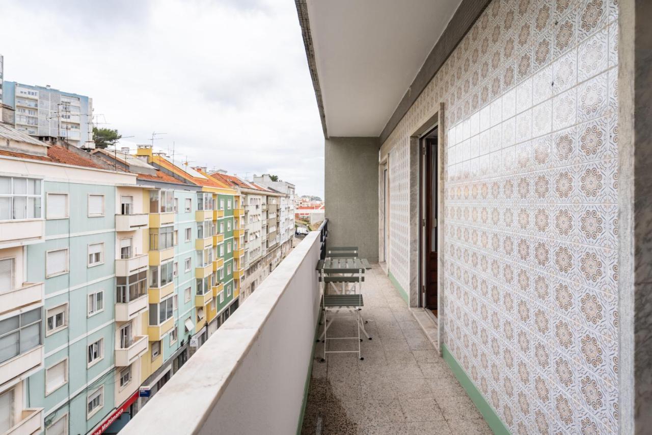 Spacious 3 Bedroom In The Heart Of Arroios *