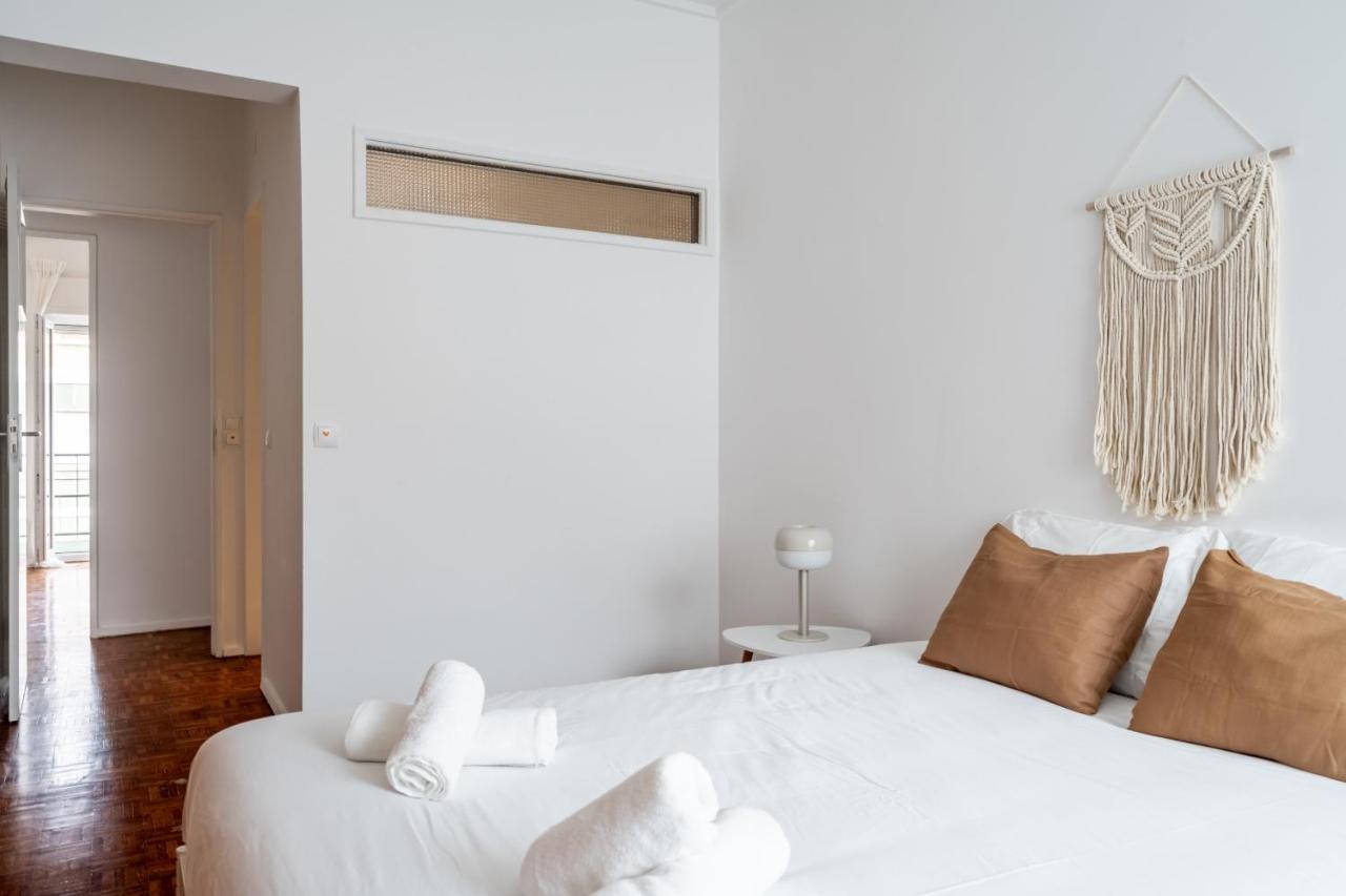 Spacious 3 Bedroom In The Heart Of Arroios Lisbon