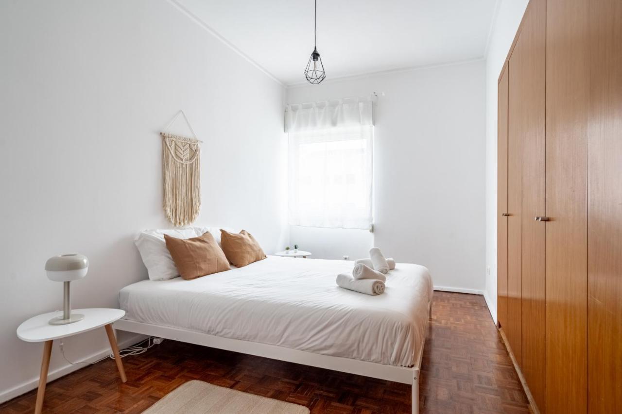 Spacious 3 Bedroom In The Heart Of Arroios *