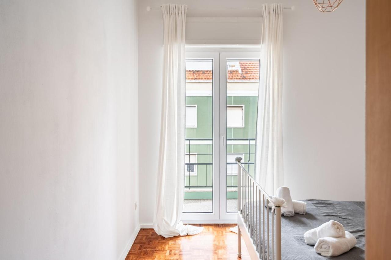Apartment Spacious 3 Bedroom In The Heart Of Arroios Lisbon