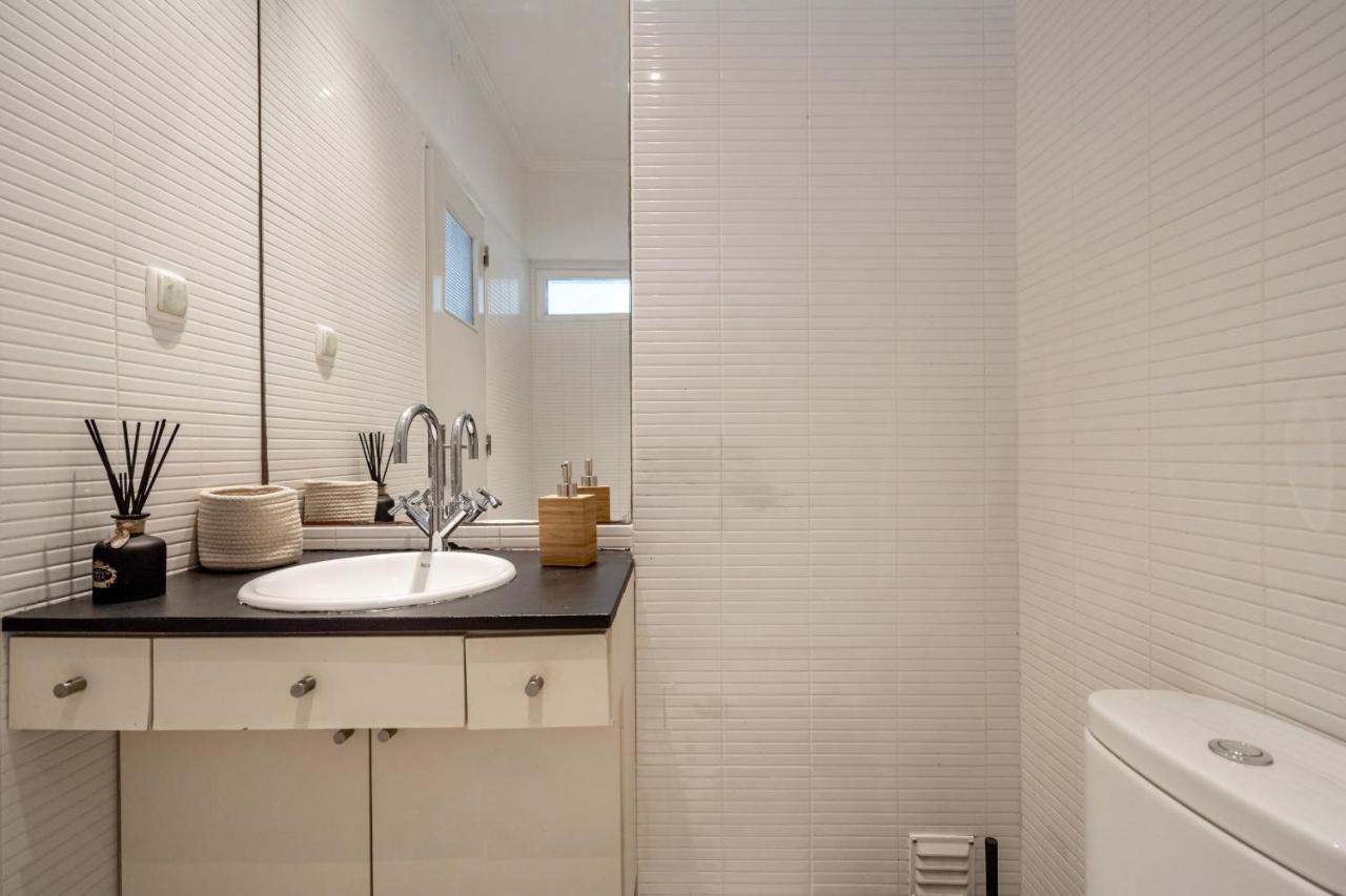 Spacious 3 Bedroom In The Heart Of Arroios Apartment