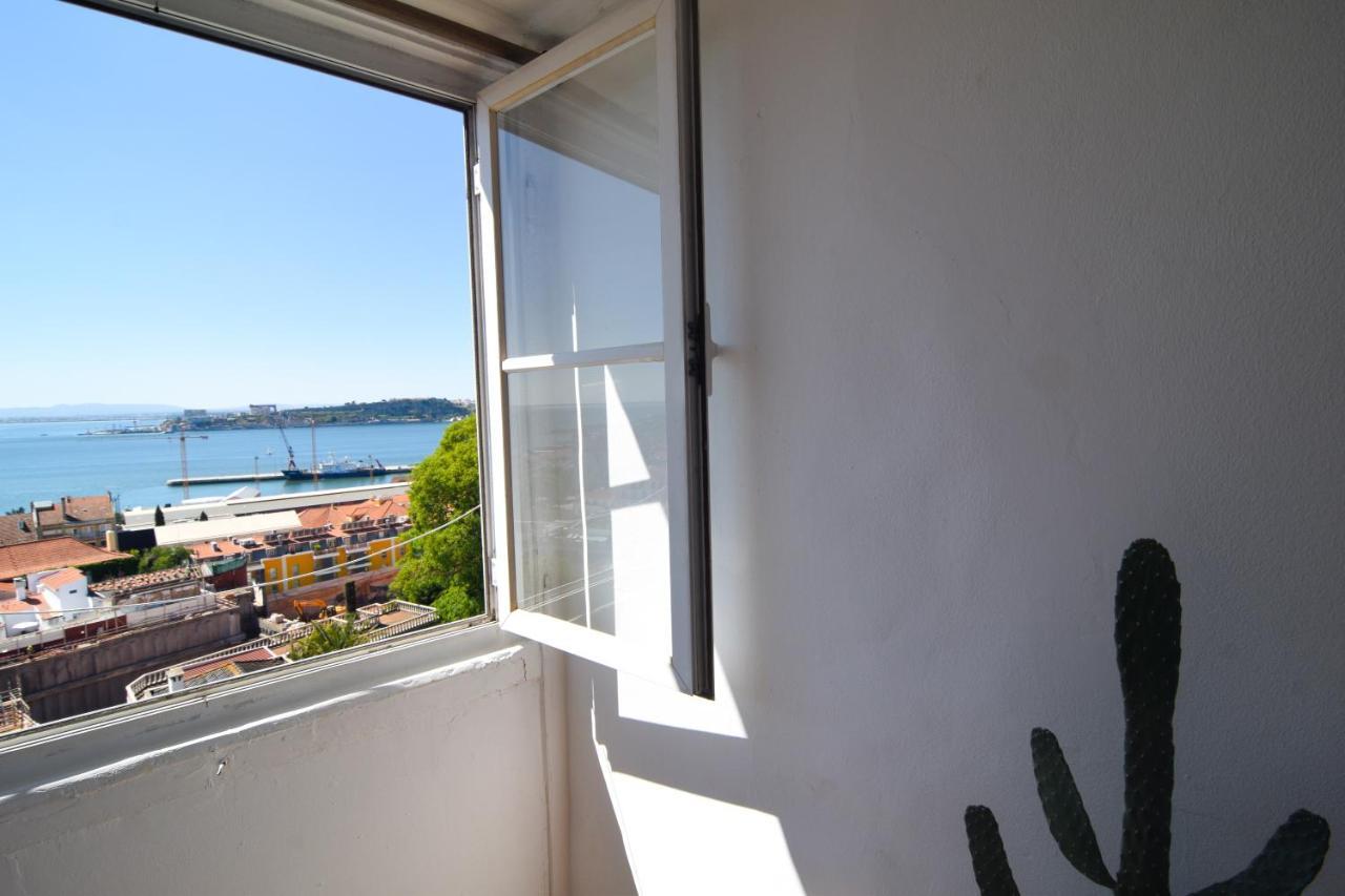 Santos In With River View Homestay