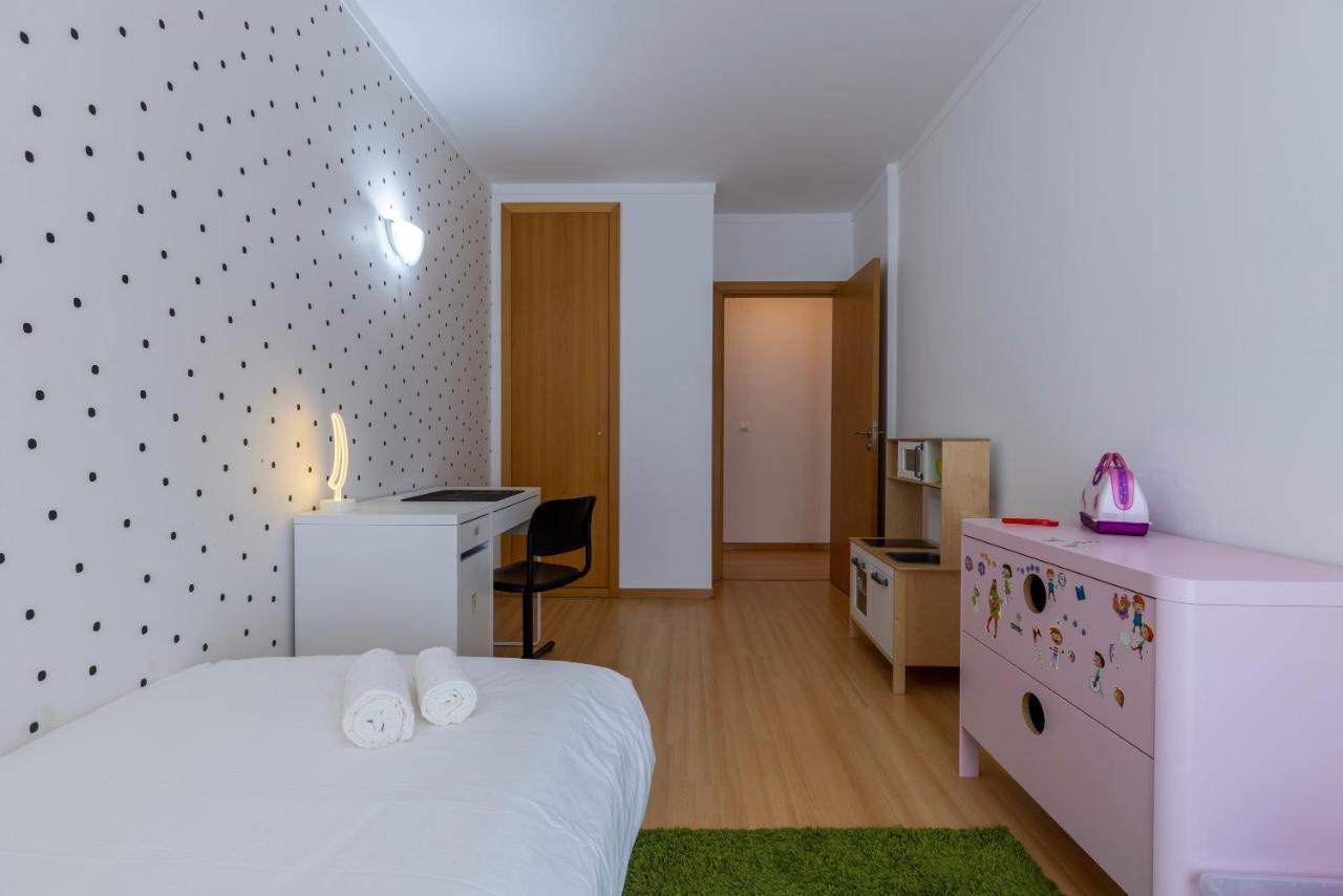 Charm 3bdr W/balcony By Lovelystay * Lisbon