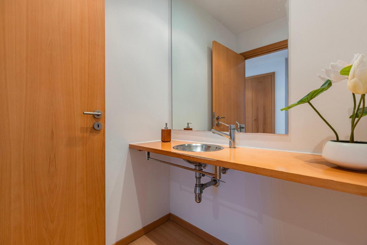 Apartment Charm 3bdr W/balcony By Lovelystay Lisbon