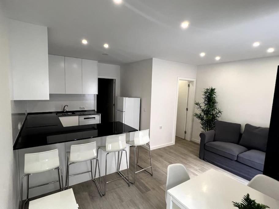 Cozy And Modern Flat In Lisbon