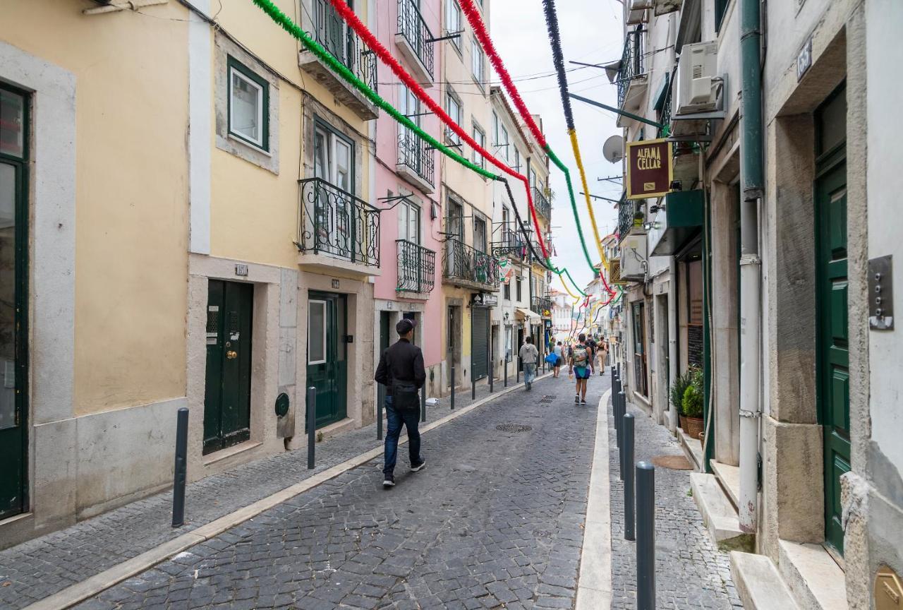 Historical Alfama, Building Top, 5mn To Train And Subway * Lisbon