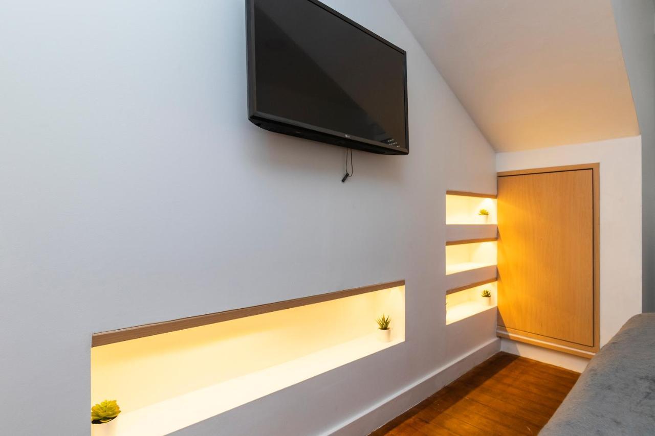 Apartment Historical Alfama, Building Top, 5mn To Train And Subway *