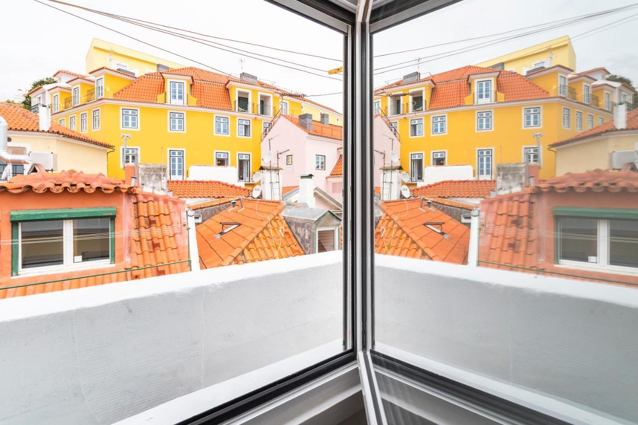 Apartment Historical Alfama, Building Top, 5mn To Train And Subway Lisbon