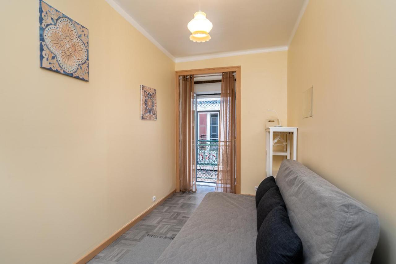 Cozy One Bedroom In Historic Location - Carmo Apartment Lisbon