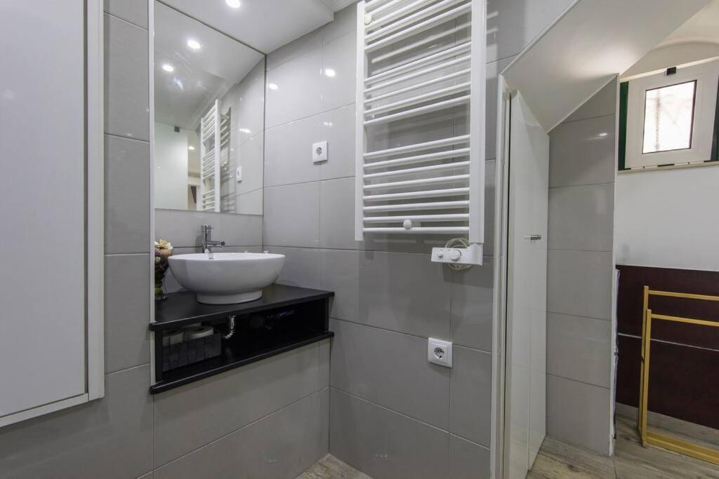 Apartment Panteao House In Alfama - With A/c *