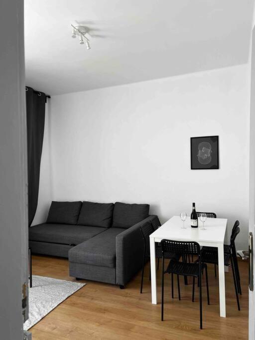 Apartment Amazing Two Bedrooms “with Lift” *