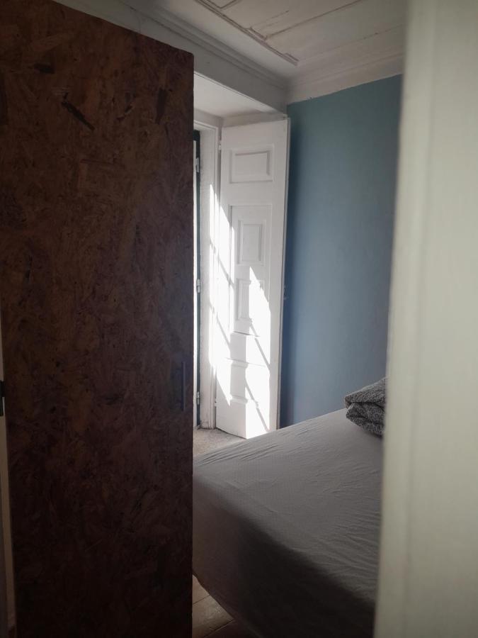 Chiado / Carmo Small Artist Apartment Lisbon