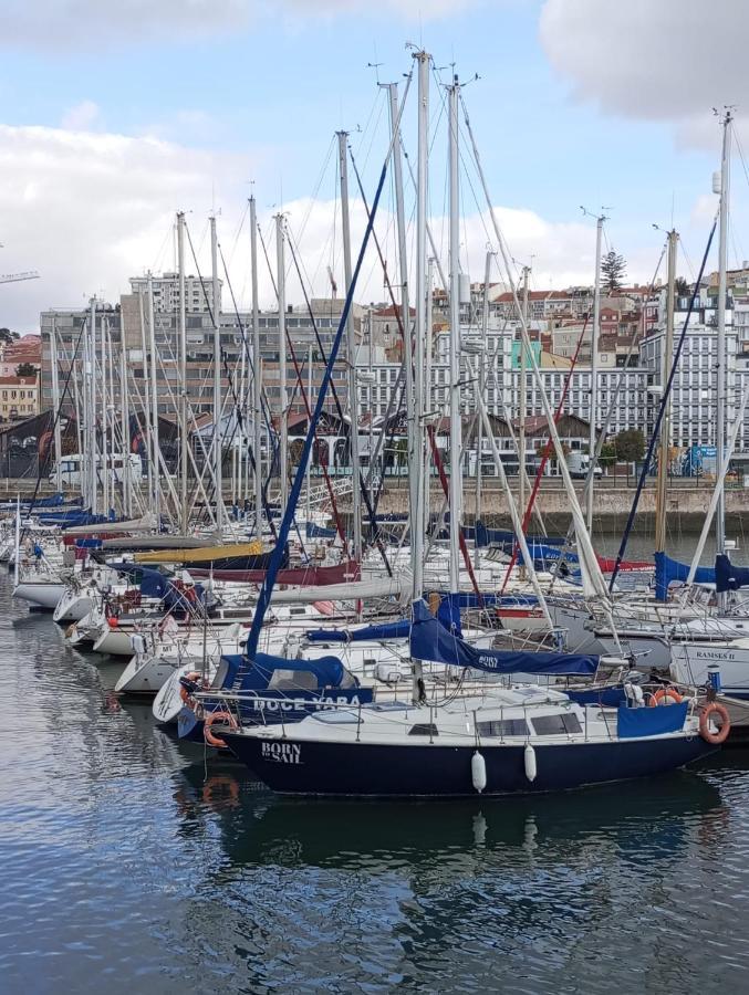 Botel Cosy Boat Lisbon