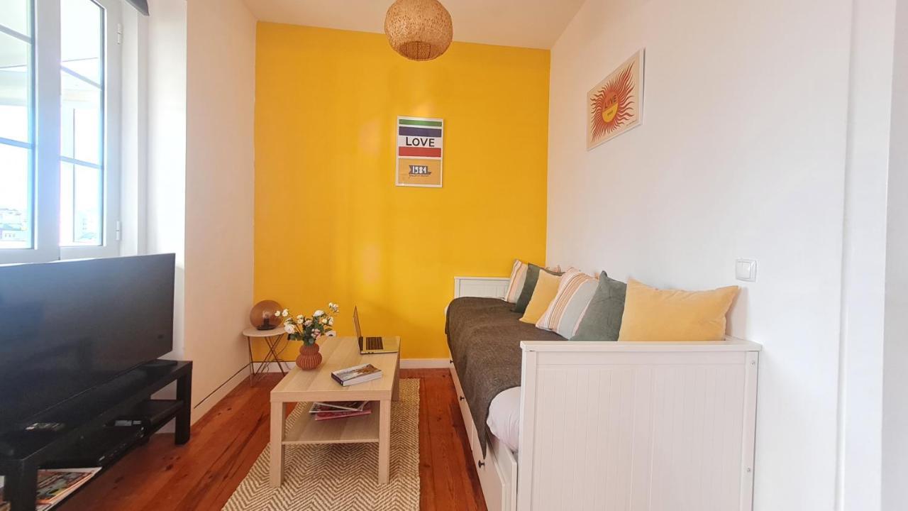 Apartment Happy - With A View, Private Terrace & Ac Lisbon