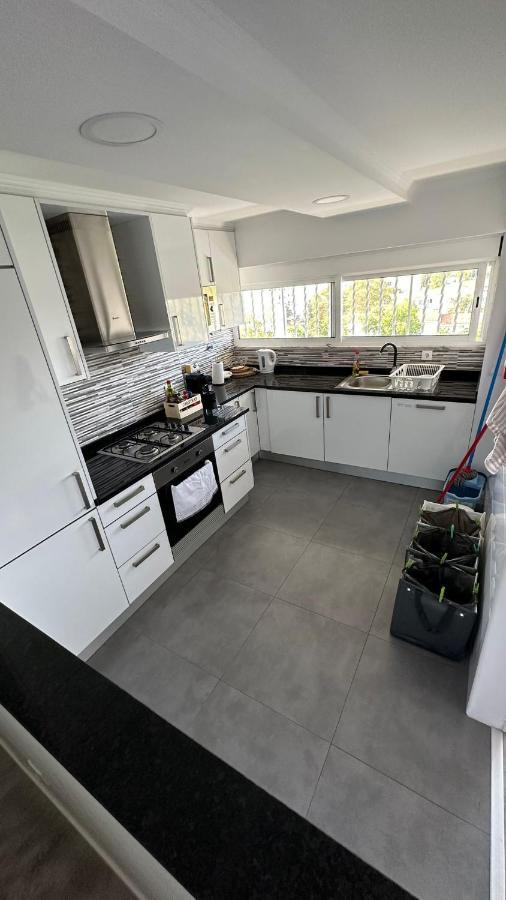 Airport Apartment *