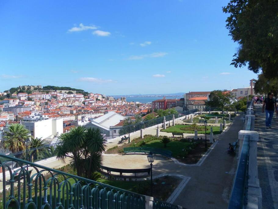 Sm1-happy At Hip Pr.real & Bair.alto + Private Patio! * Lisbon