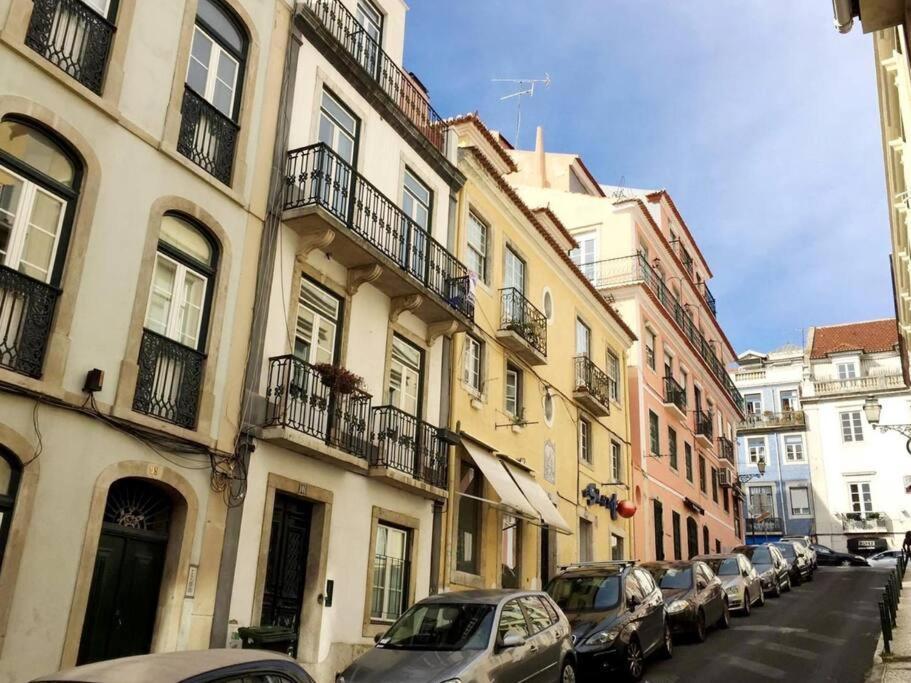 Apartment Sm3 Now With New Ac Rootop Terrace Bright And Cozy Pr Real Br Alto Lisbon