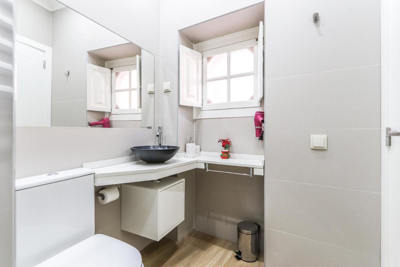 Portucale ! Moscavide Casa Branca W/ Terrace Apartment Lisbon