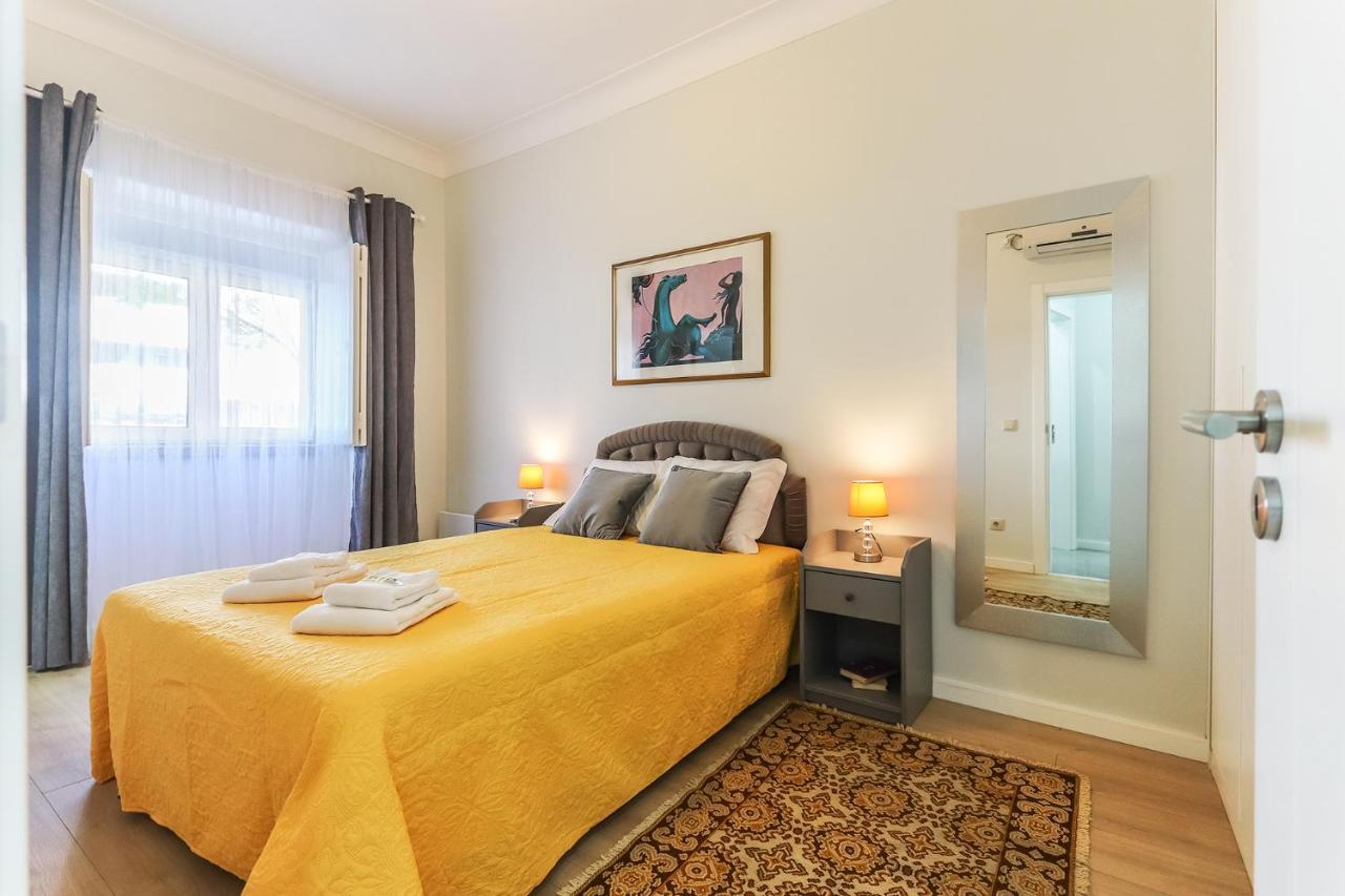 Apartment Portucale ! Moscavide Casa Branca W/ Terrace Lisbon