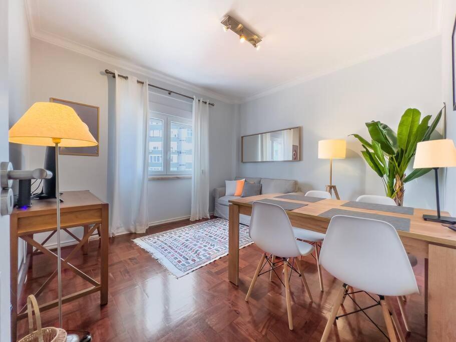 Apartment Olaias 2bed Near Metro Lisbon