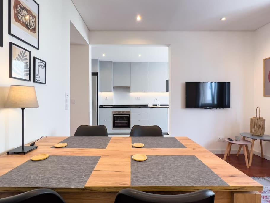 Olaias 2 Bed Near Metro 2 *
