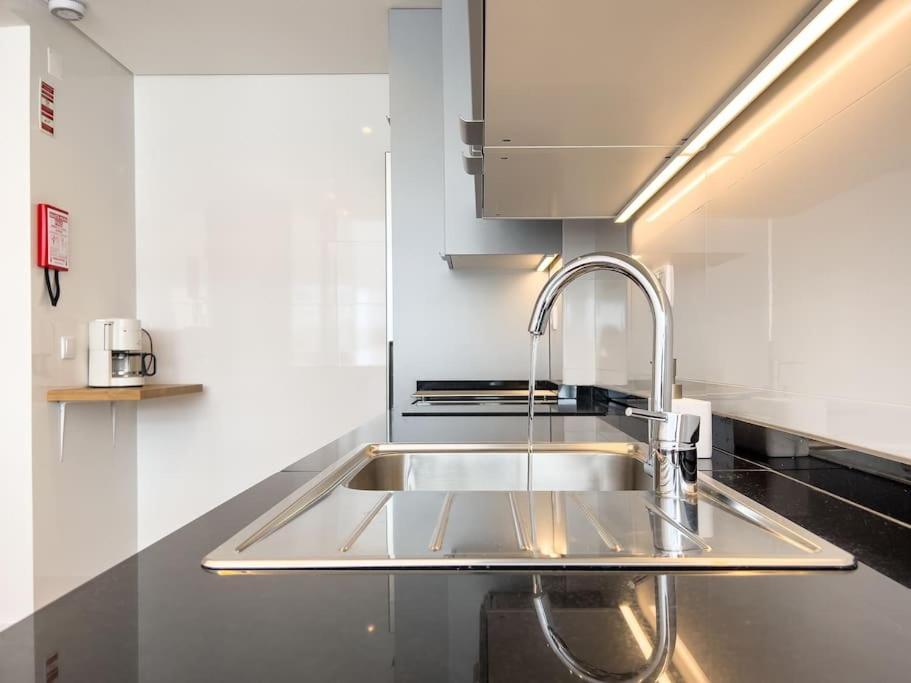 Olaias 2 Bed Near Metro 2 Apartment *