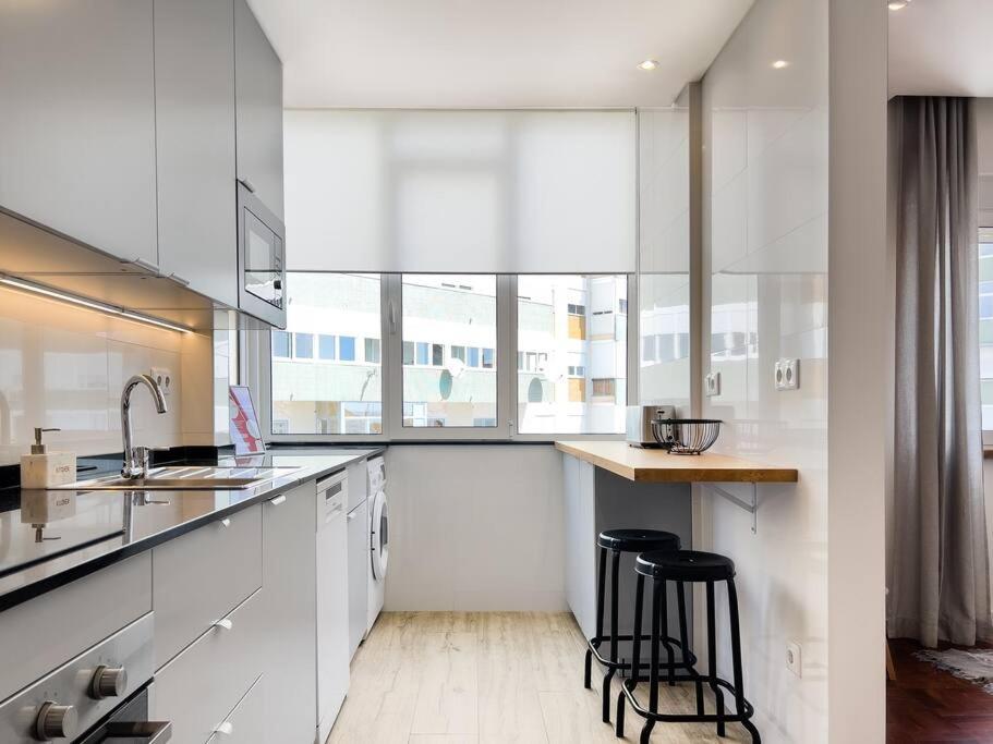 Olaias 2 Bed Near Metro 2 Apartment