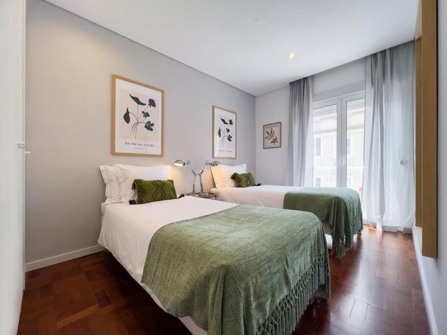 Olaias 2 Bed Near Metro 2 Apartment *