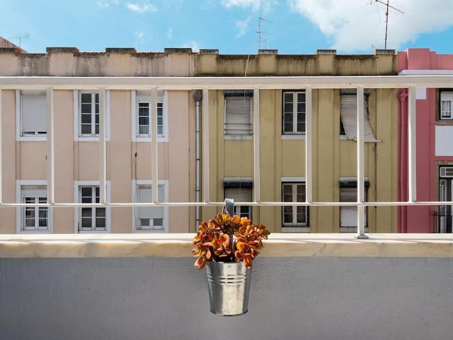 Apartment Olaias 2 Bed Near Metro 2