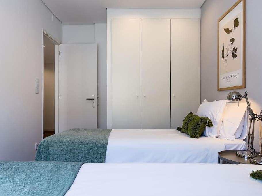 Olaias 2 Bed Near Metro 2 Apartment