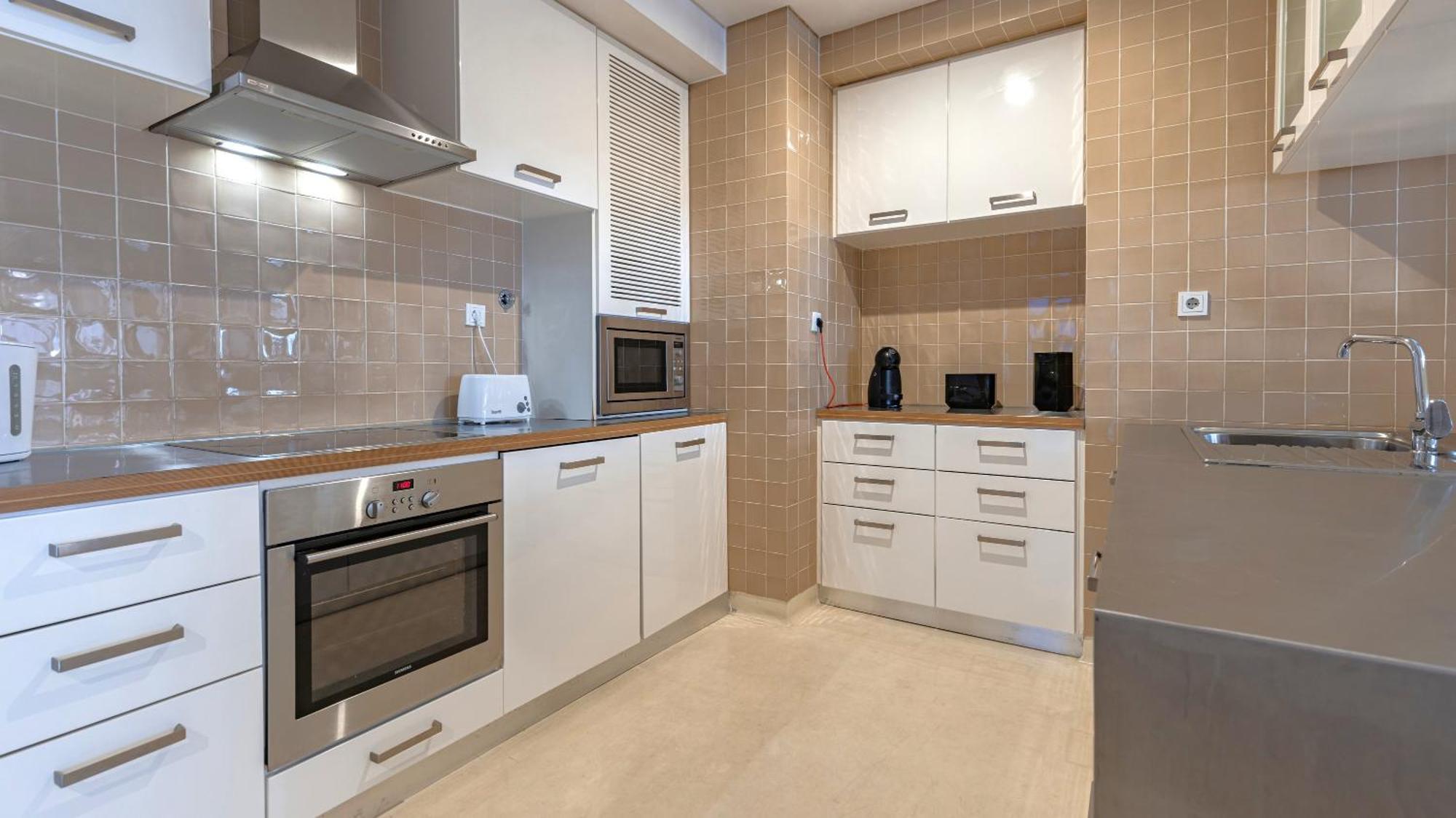 Lovelystay - Chiado 3bedroom Wonder *