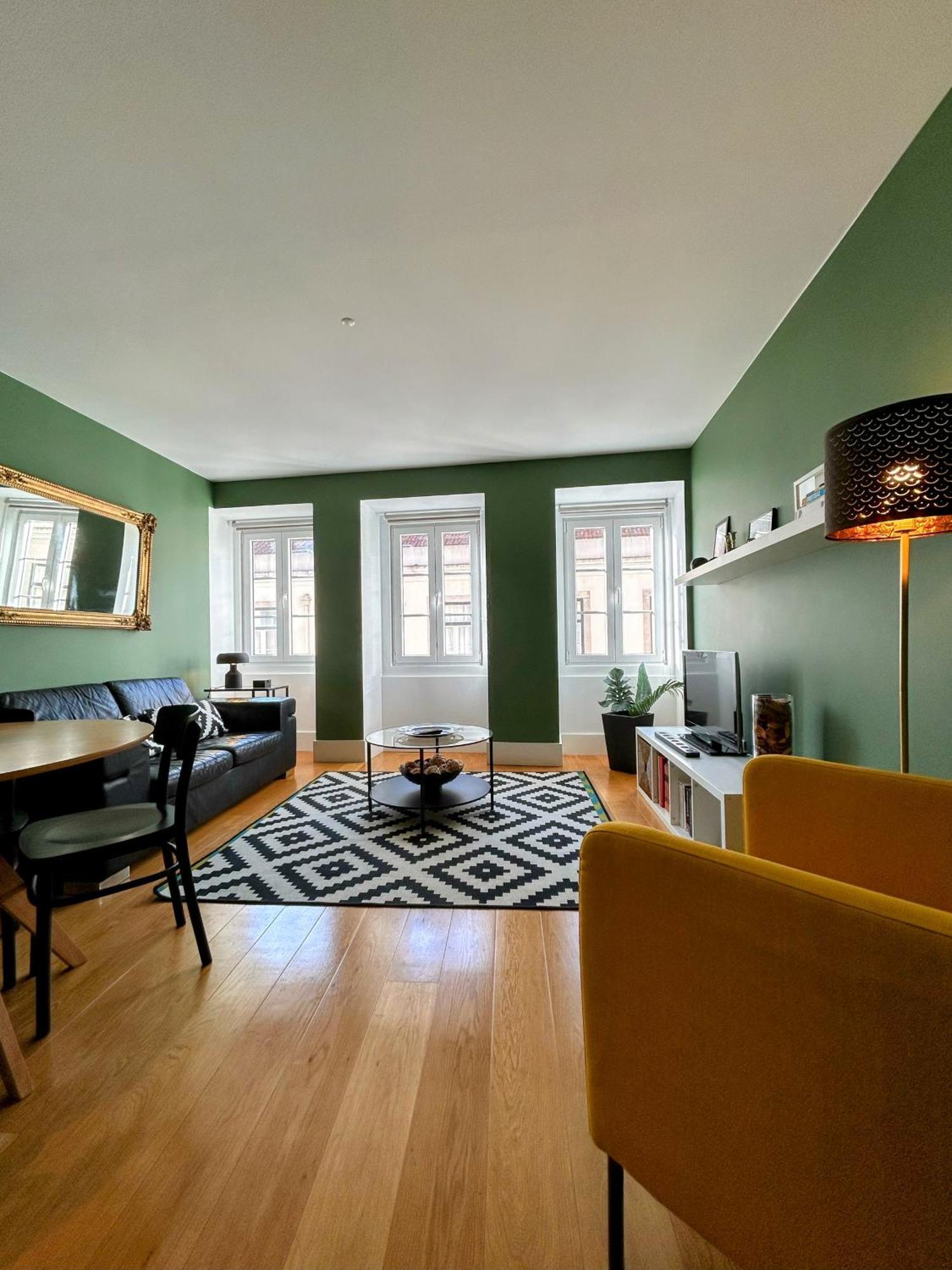 Apartment Design Flat In Principe Real