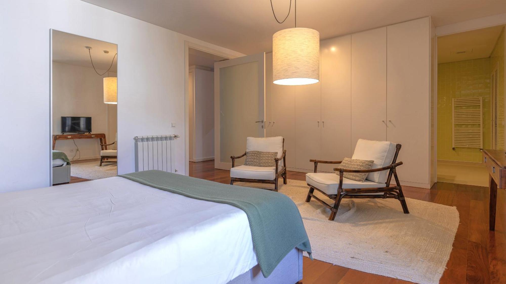 Apartment Lovelystay - Chiado 3bedroom Wonder *