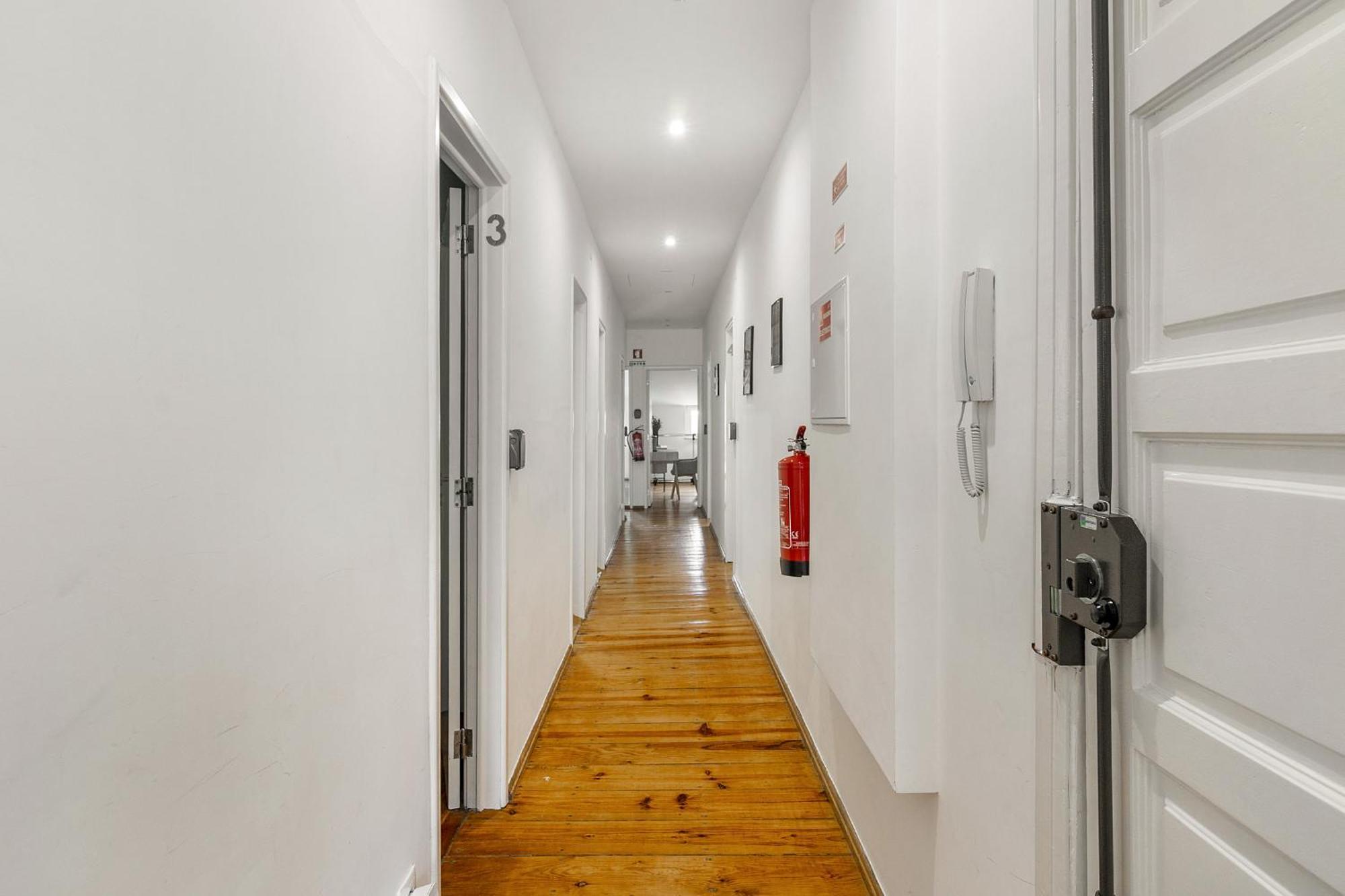 Guest house Whome Urban Tech Retreat, Modern Hubs For Remote Living Lisbon