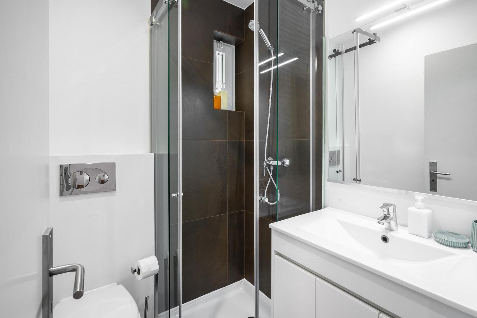 Guest house Whome Urban Tech Retreat, Modern Hubs For Remote Living *