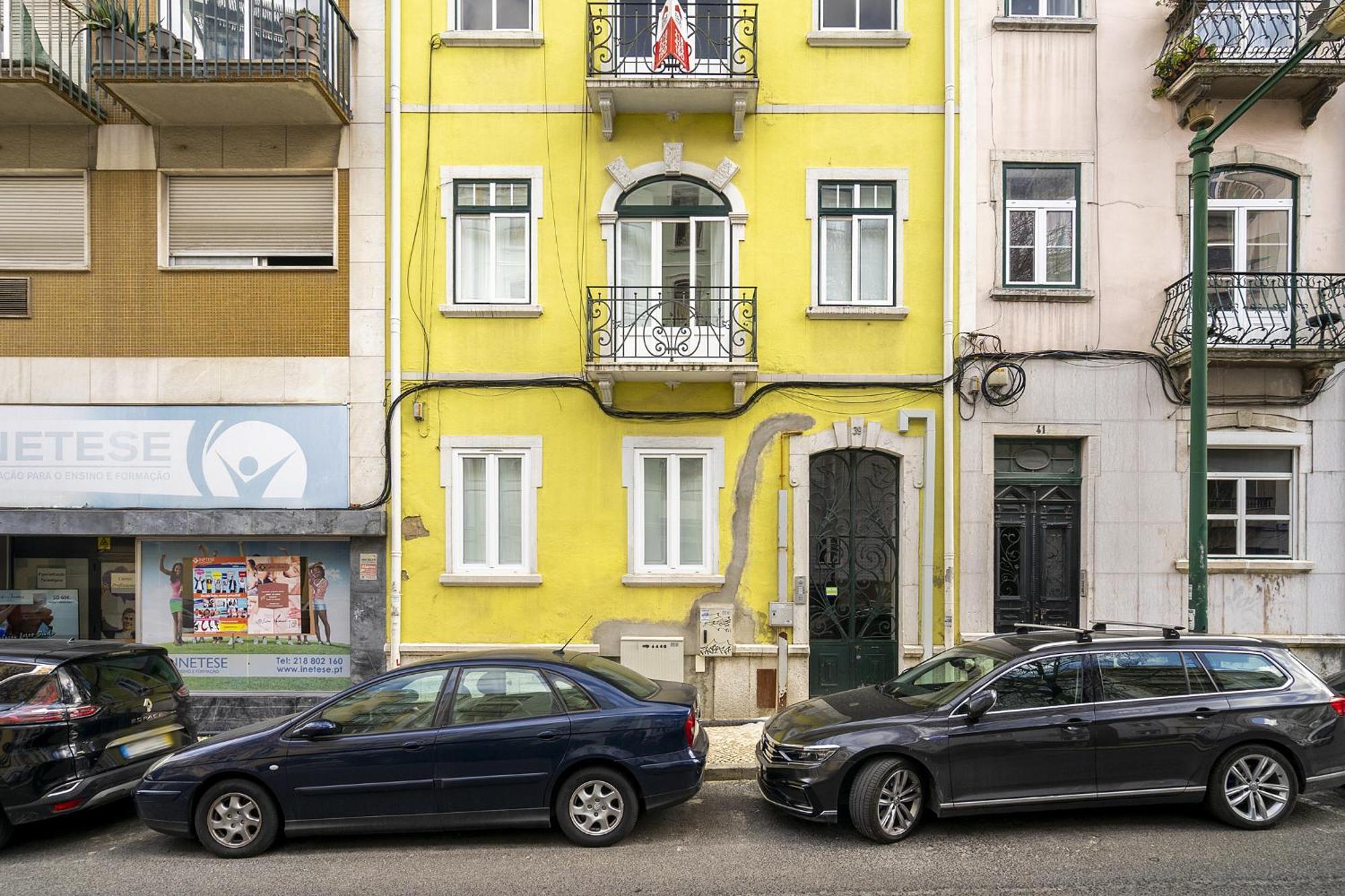 Guest house Whome Urban Tech Retreat, Modern Hubs For Remote Living Lisbon
