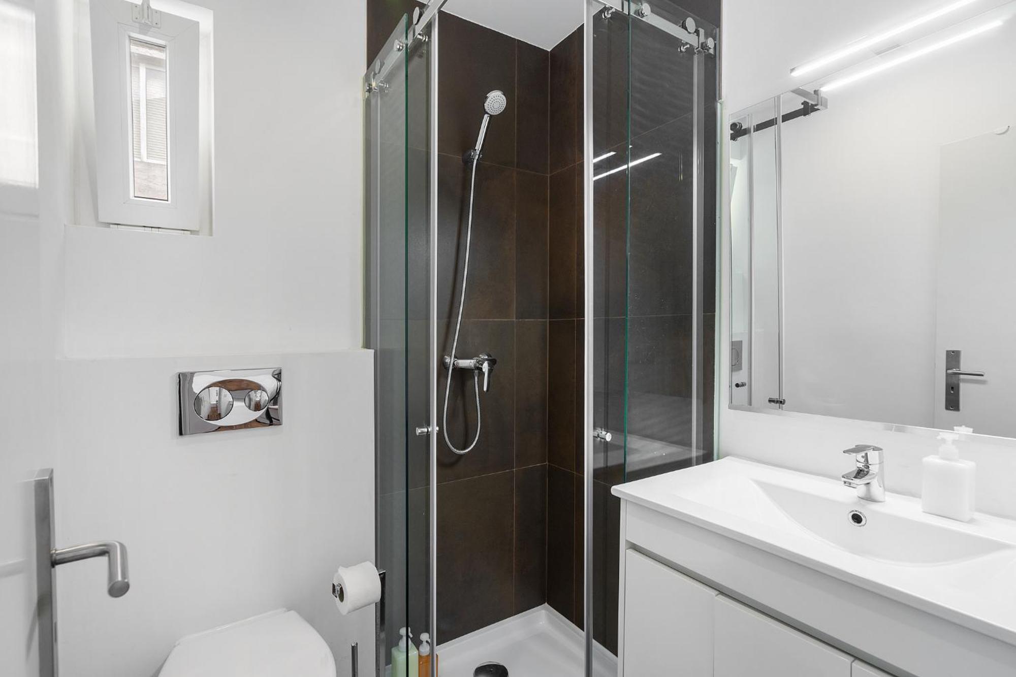 Whome Urban Tech Retreat, Modern Hubs For Remote Living Lisbon