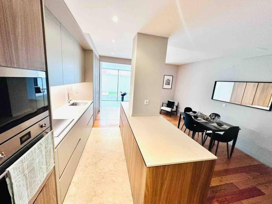 Marques De Pombal Flat A Great Locations Center